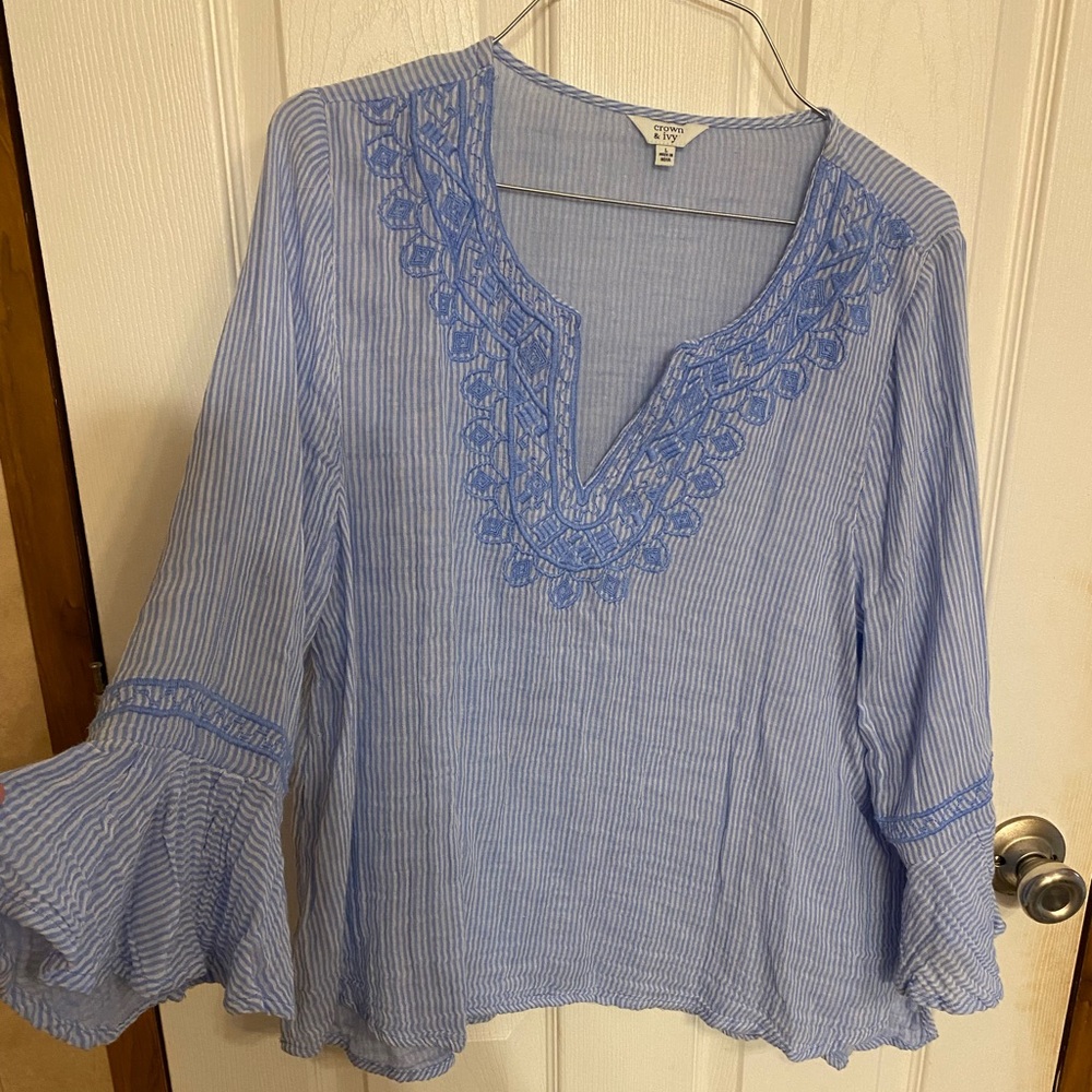 Crown and Ivy Blouse Blue and White Strips with embroidery. Size Large